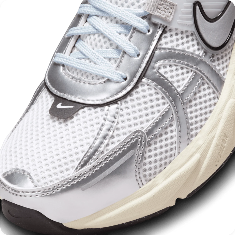 Nike V2K Run - White / Pure Platinum / Sail